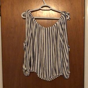Large Aeropostale blouse with open sleeves